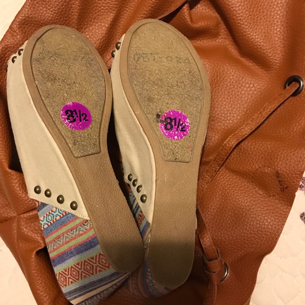 Sandals - Picture 7 of 8